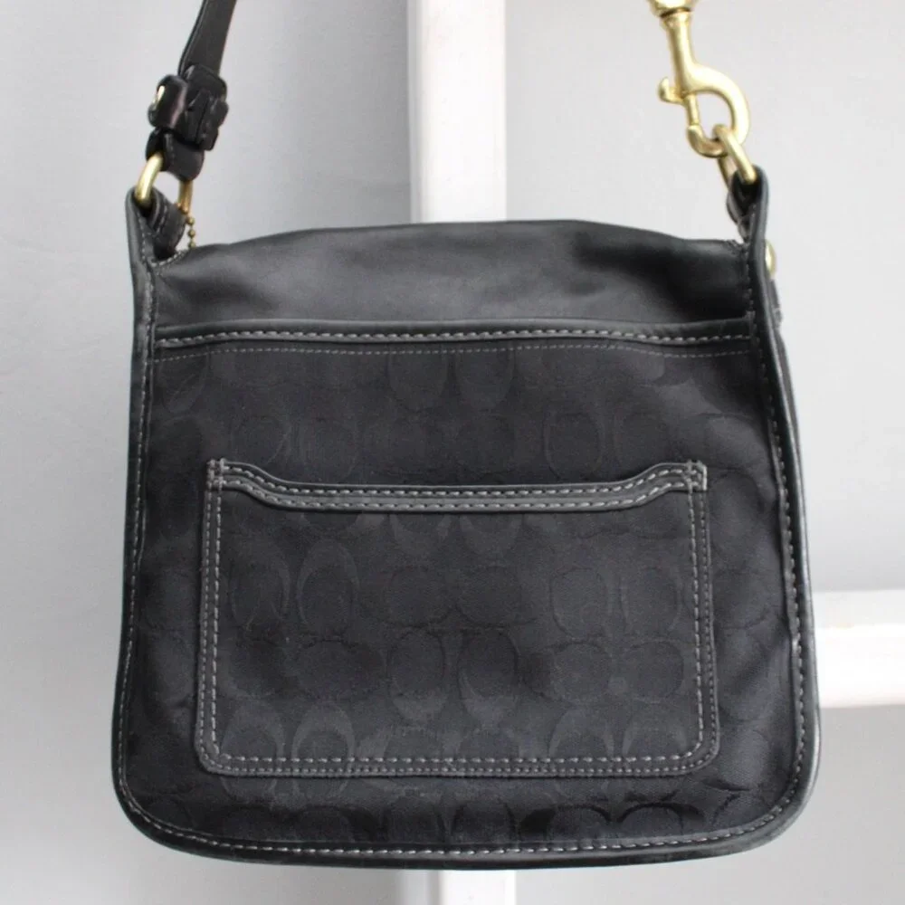 Coach Vintage Y2K Bleecker Black Legacy Signature Shoulder Bag Purse 11434 - Picture 4 of 10
